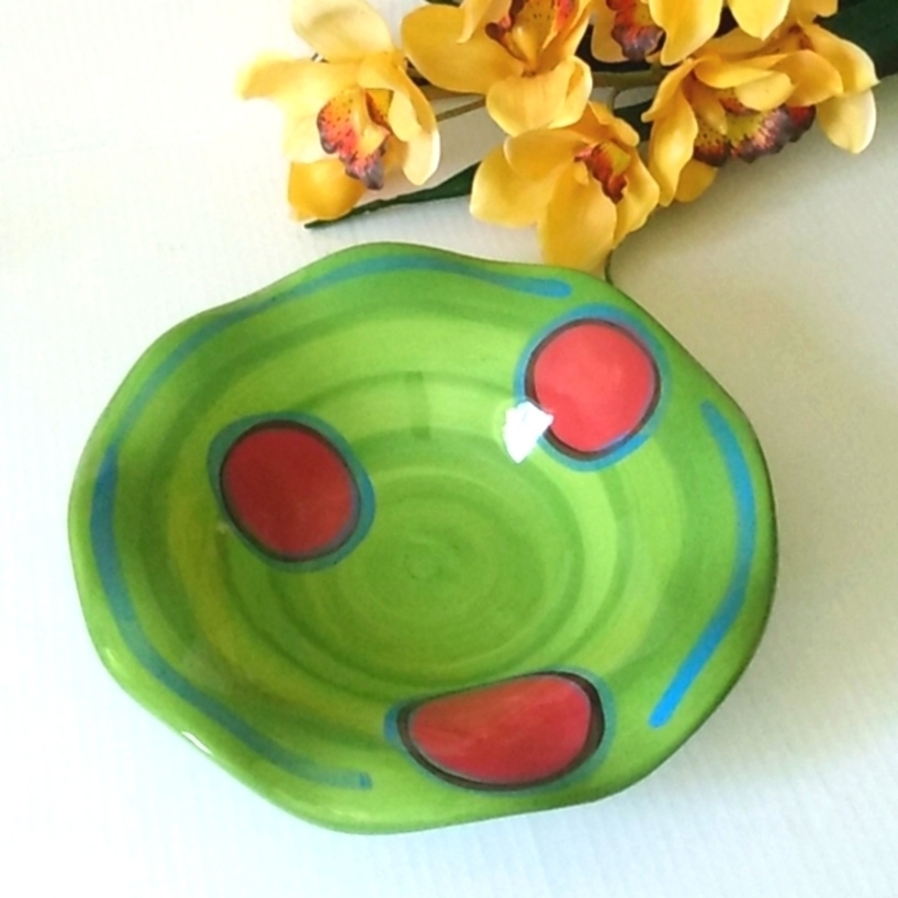 GAIL PITTMAN VINTAGE Signed Handmade Ceramic Pottery RETRO Red Dot Fluted Bowl